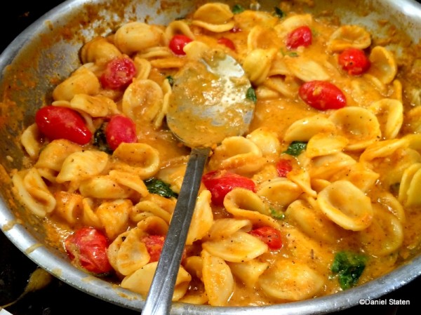 Pasta-with-cannellini-bean-sauce-600x449