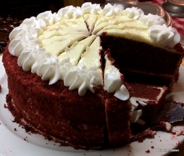 Red-Velvet-Cake-2-600x509.jpg