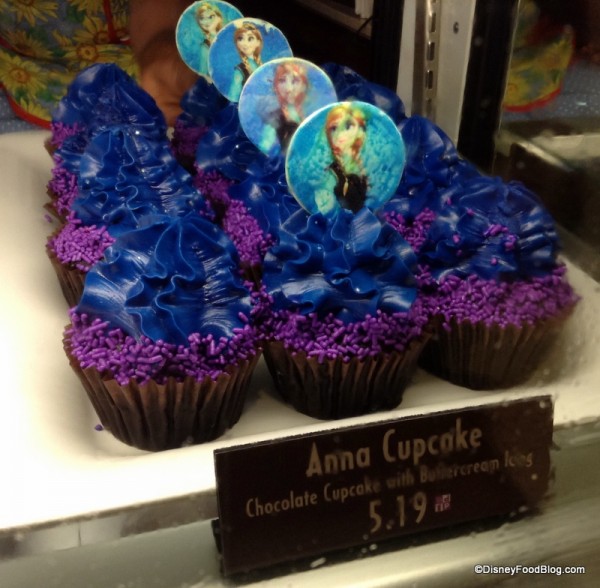 frozen-summer-fun-anna-chocolate-cupcake