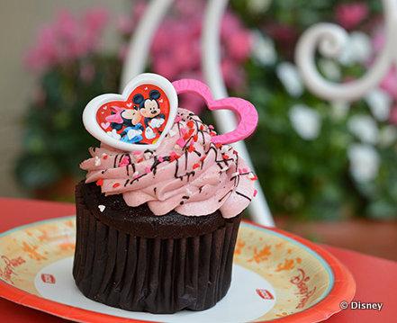 Valentines-Chocolate-Raspberry-Cupcake-M
