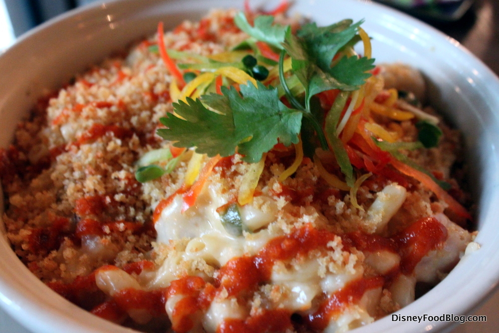 http://www.disneyfoodblog.com/wp-content/uploads/2017/09/Yak-and-Yeti-Restaurant-17_-006-Sriracha-Seafood-Mac-and-Cheese.jpg