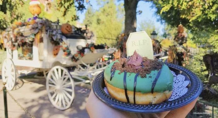 HauntedMansionDonut_DisneylandCoffeeCart