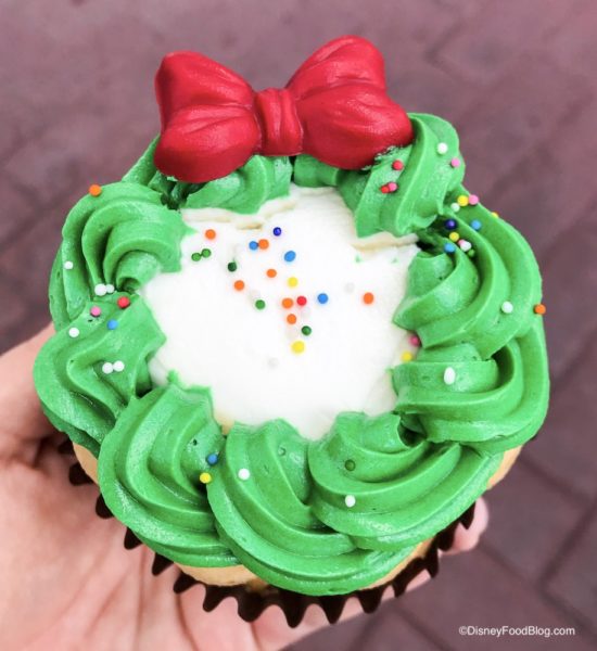 GrandFloridian_AppleCinnamonCupcake_18-0