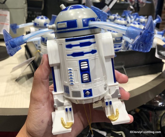 R2-D2-Spinner-World-of-Disney-DLR-700x58