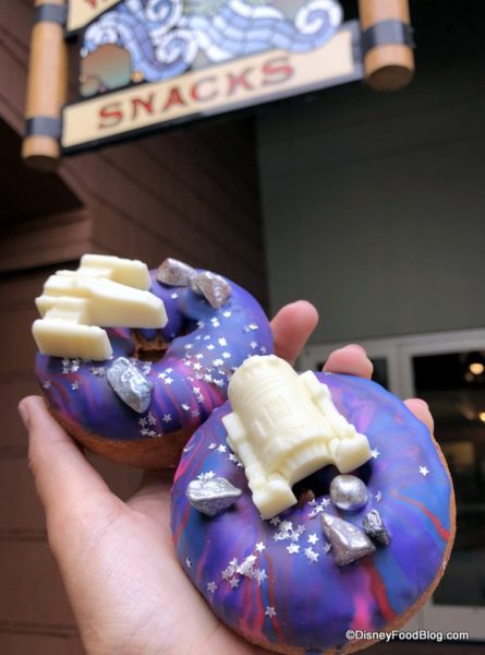 Star-Wars-Galaxy-Donut-White-Water-Snack