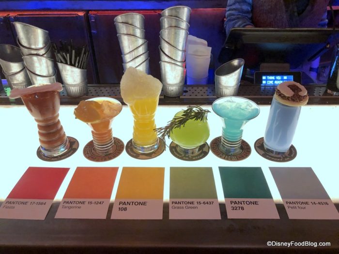 galaxys-edge-ogas-cantina-pantone-drinks