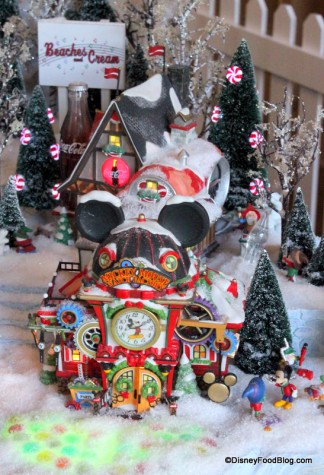 Walt Disney World Gingerbread Holiday Displays for 2011 | the disney ...