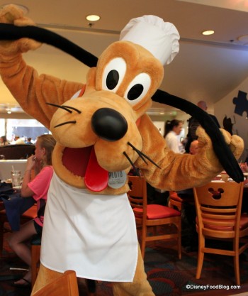 Review: Chef Mickey's Dinner at Disney World's Contemporary Resort ...