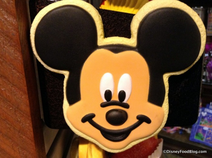 Mickey Mouse Frosted Cookie Magnet