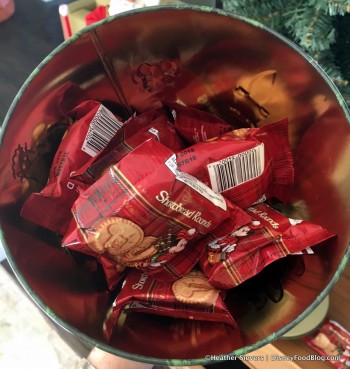 Spotted: Musical Christmas Tree Shortbread Cookie Tin That's Awesome ...