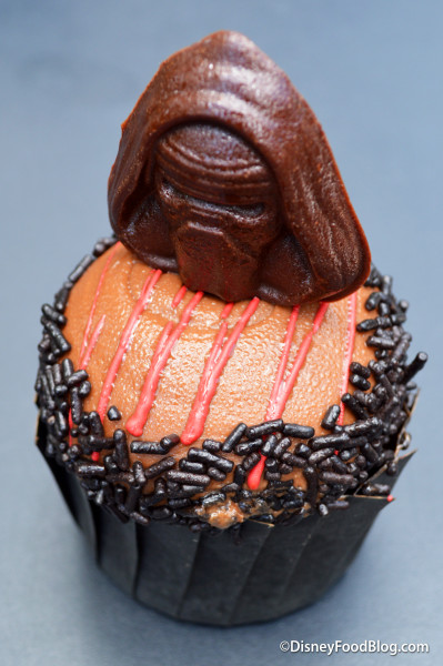 Kylo Ren Cupcake