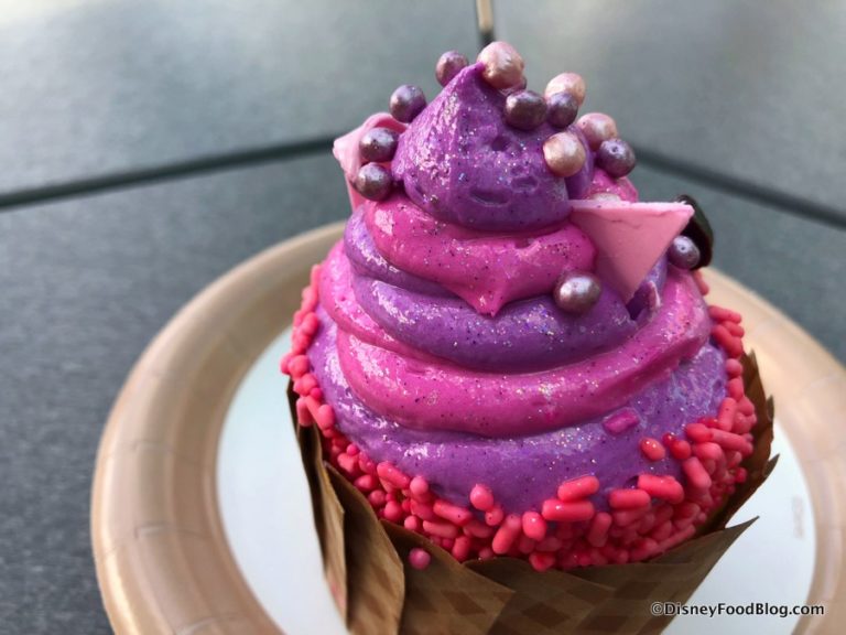 Review! Cheshire Cat Cupcake Is the Cupcake of the Month at All Star ...