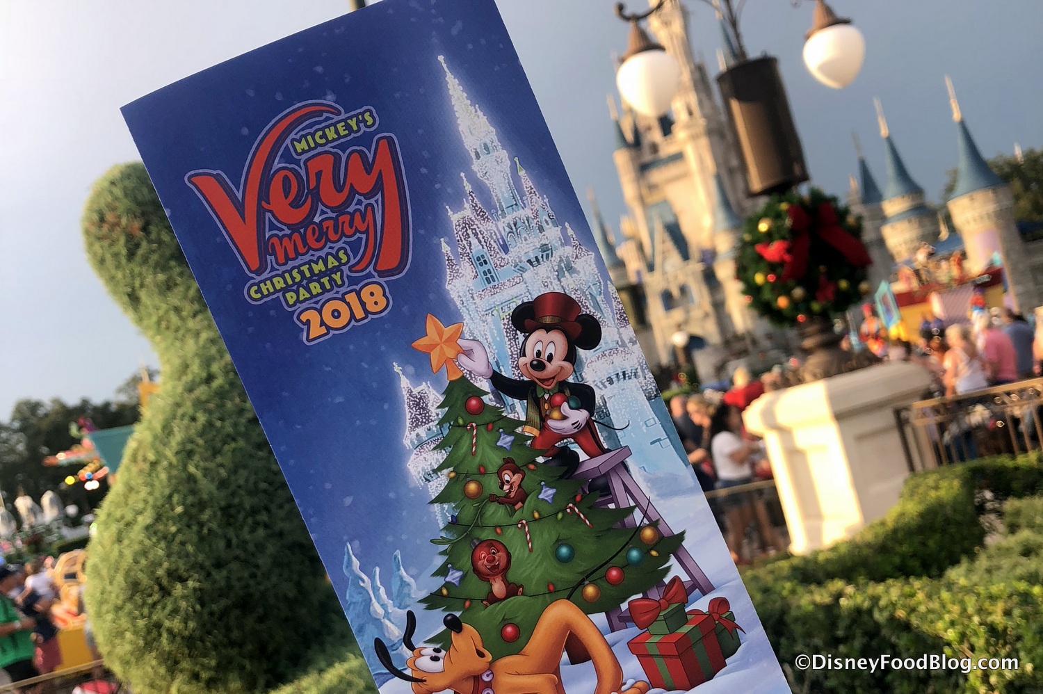 The 2019 Ultimate Guide to Mickey's Very Merry Christmas Party at Walt  Disney World!