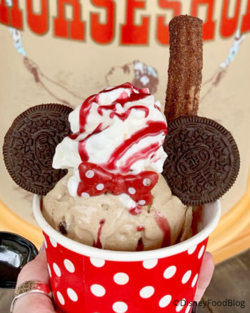 Review: NEW Minnie Mouse Sundae at Golden Horseshoe in Disneyland ...