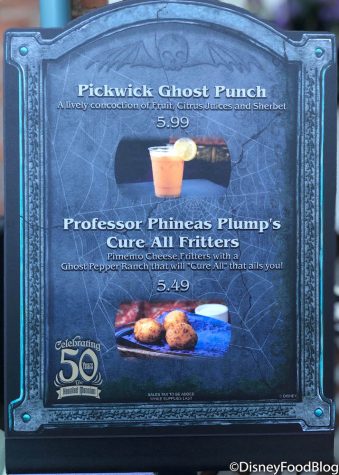 Review! This Drink In Disneyland Packs A Pickwick Ghost Punch! 