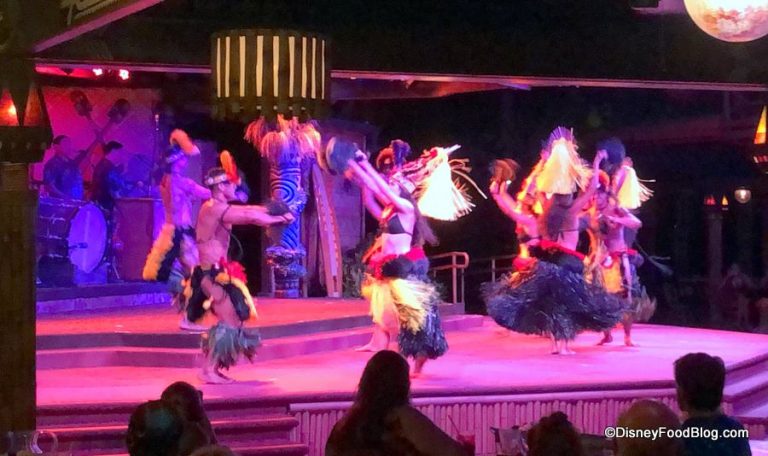 Spirit of Aloha Dinner Show | the disney food blog