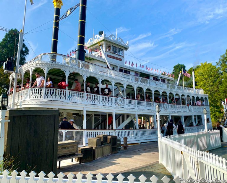 mark twain riverboat disneyland closed