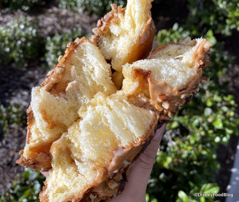 Review! We Just Ate the INSANE Turtle Cinnamon Roll in Disney World ...