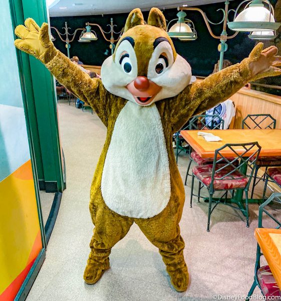 disney cruise breakfast with characters