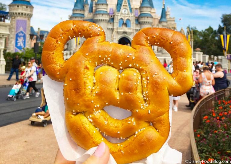 Magic Kingdom Character Dining | the disney food blog