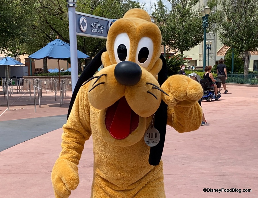 https://www.disneyfoodblog.com/wp-content/uploads/2020/07/hollywood-studios-reopening-mickey-and-friends-motorcade-character-cavalcade-july-2020-5.jpg