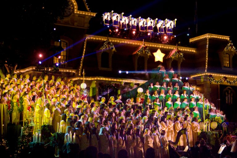 Dates Announced for the Candlelight Processional in Disneyland the