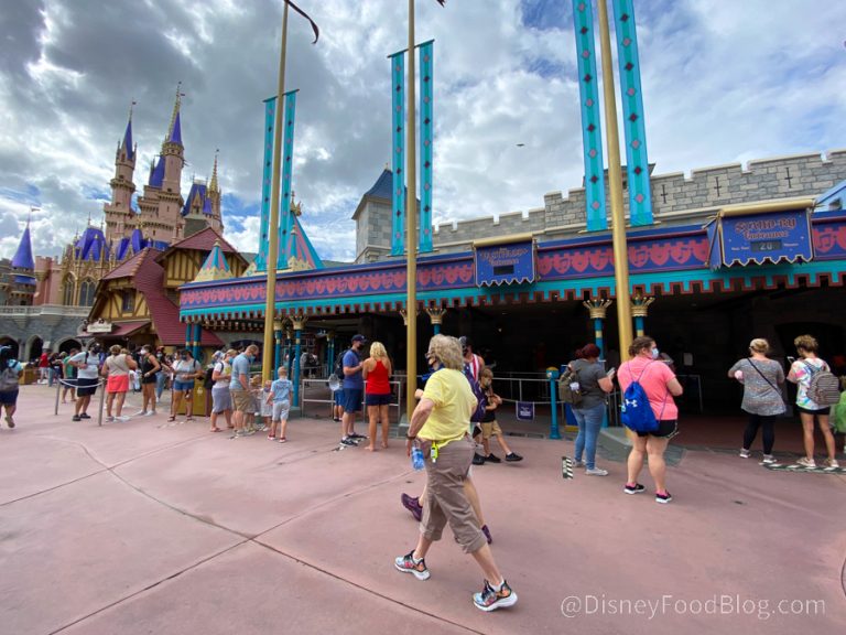 PHOTOS: Here's a Look at What Magic Kingdom Crowds Were Like Today in ...