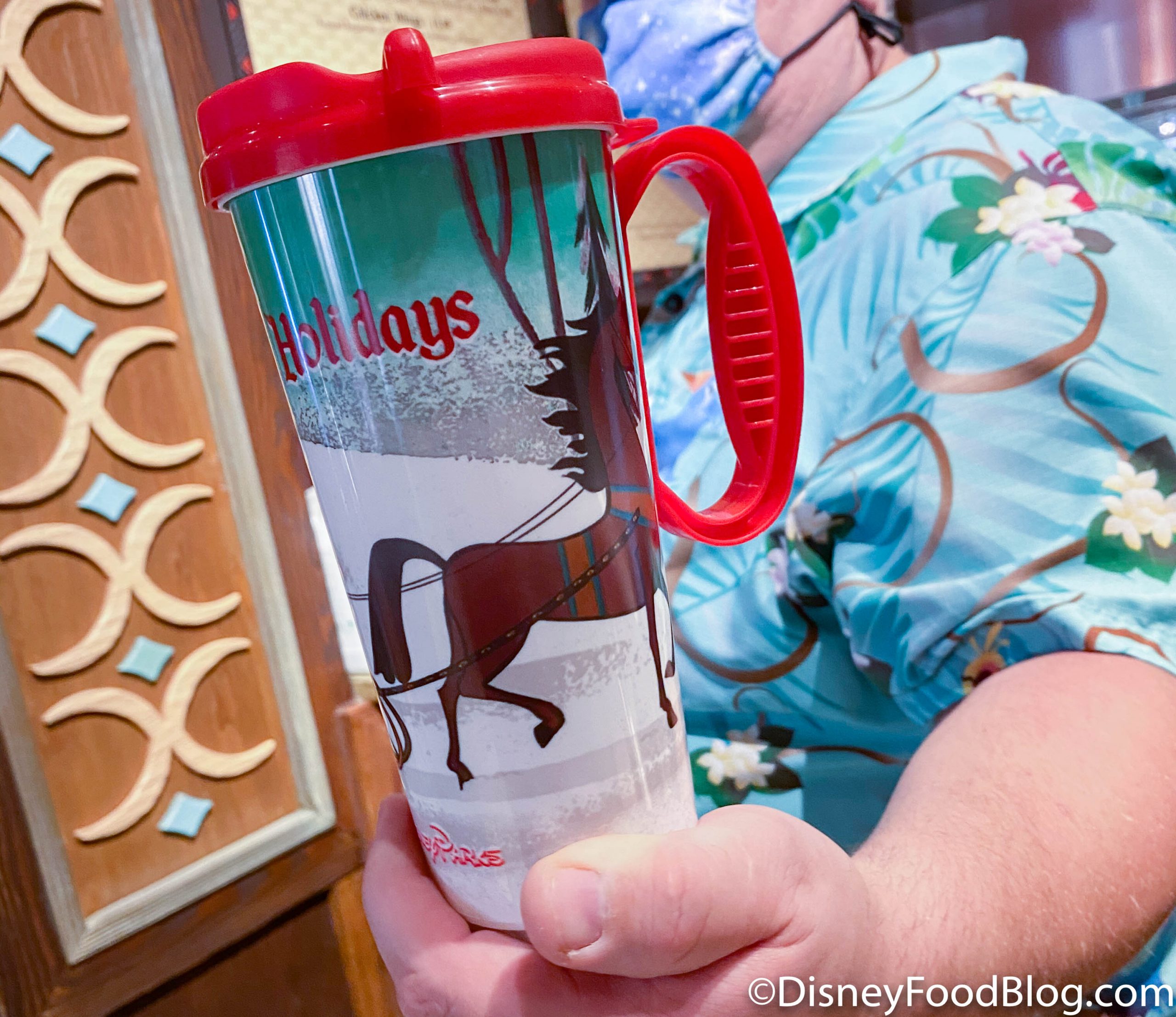 Refillable Holiday Mugs Are BACK in Disney World!