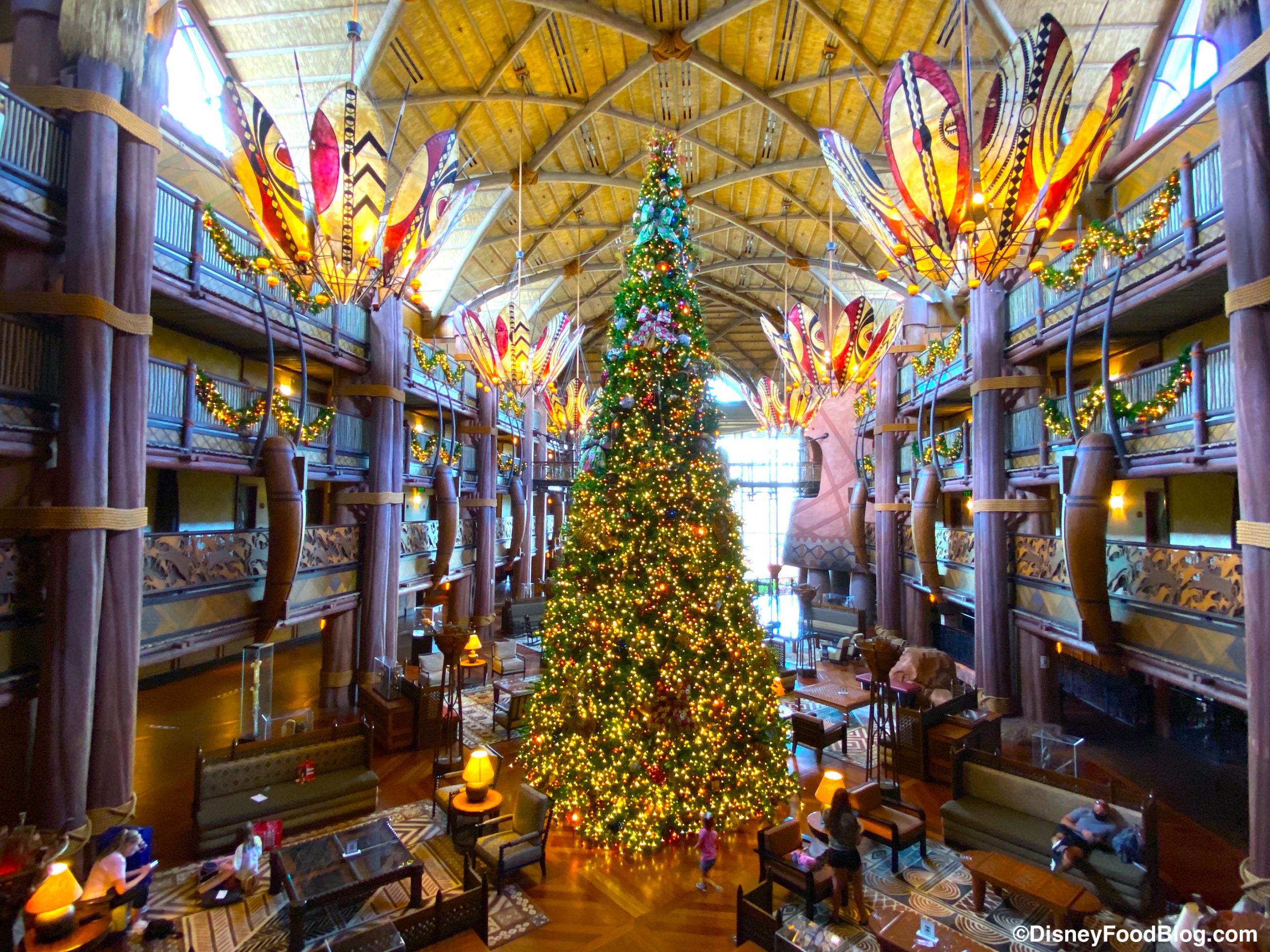 PHOTO! The Christmas Tree is Up at Pop Century Resort in Disney World