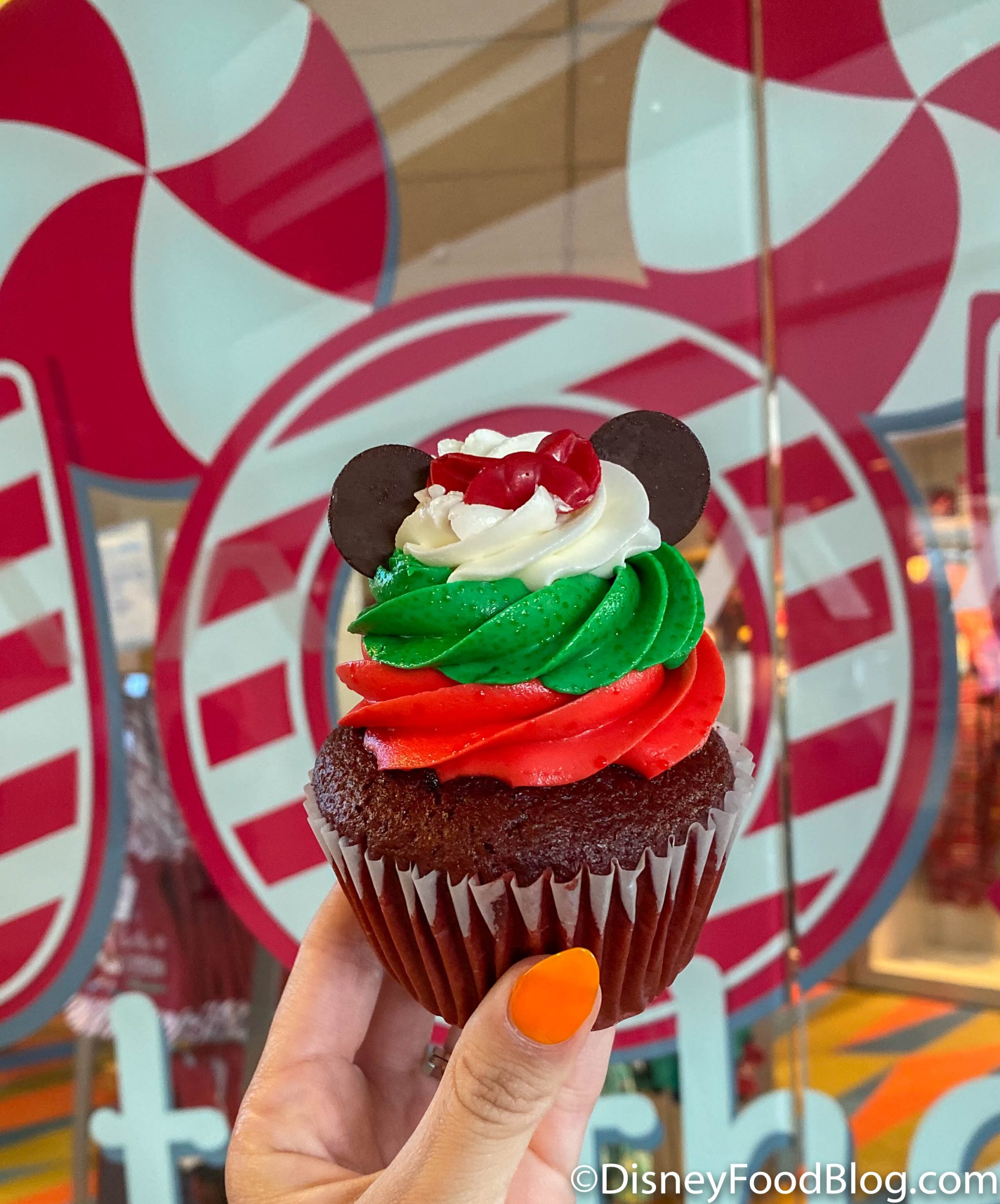 Review This Tasty Red Velvet Cupcake Got a Holiday Makeover in Disney