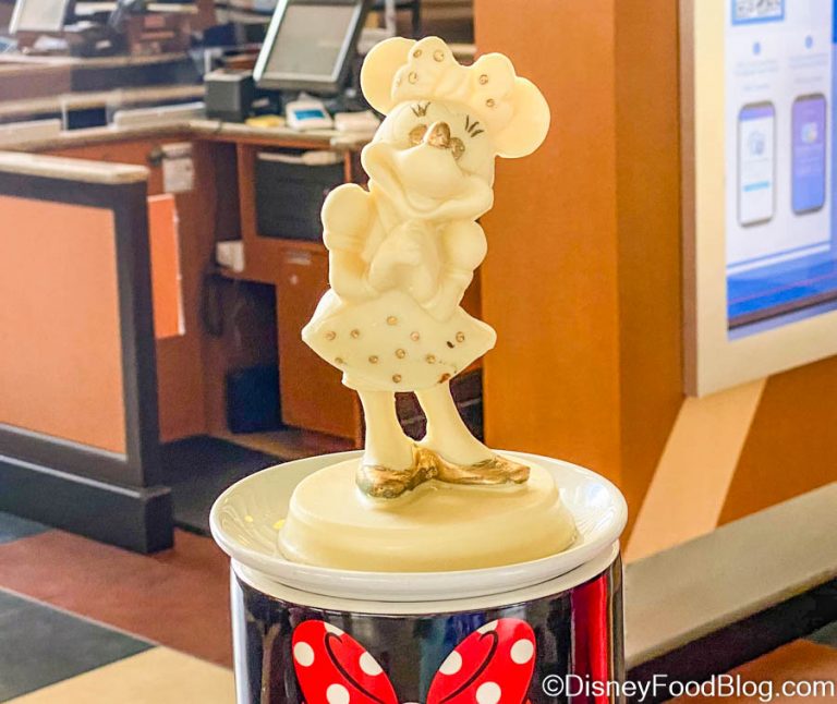 These White Chocolate Figures in Disney World Are Too Cute to Eat ...