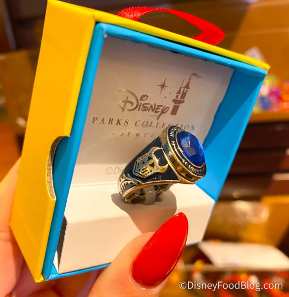 BaubleBar x Disney HOLIDAY Jewelry Is Now in Disney World!