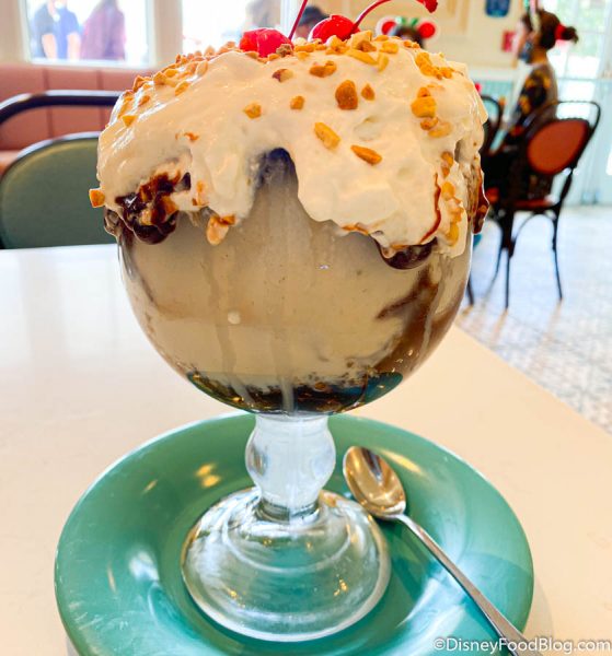 Trying $36 Sundae at Beaches & Cream Ice Cream Shop in Disney World