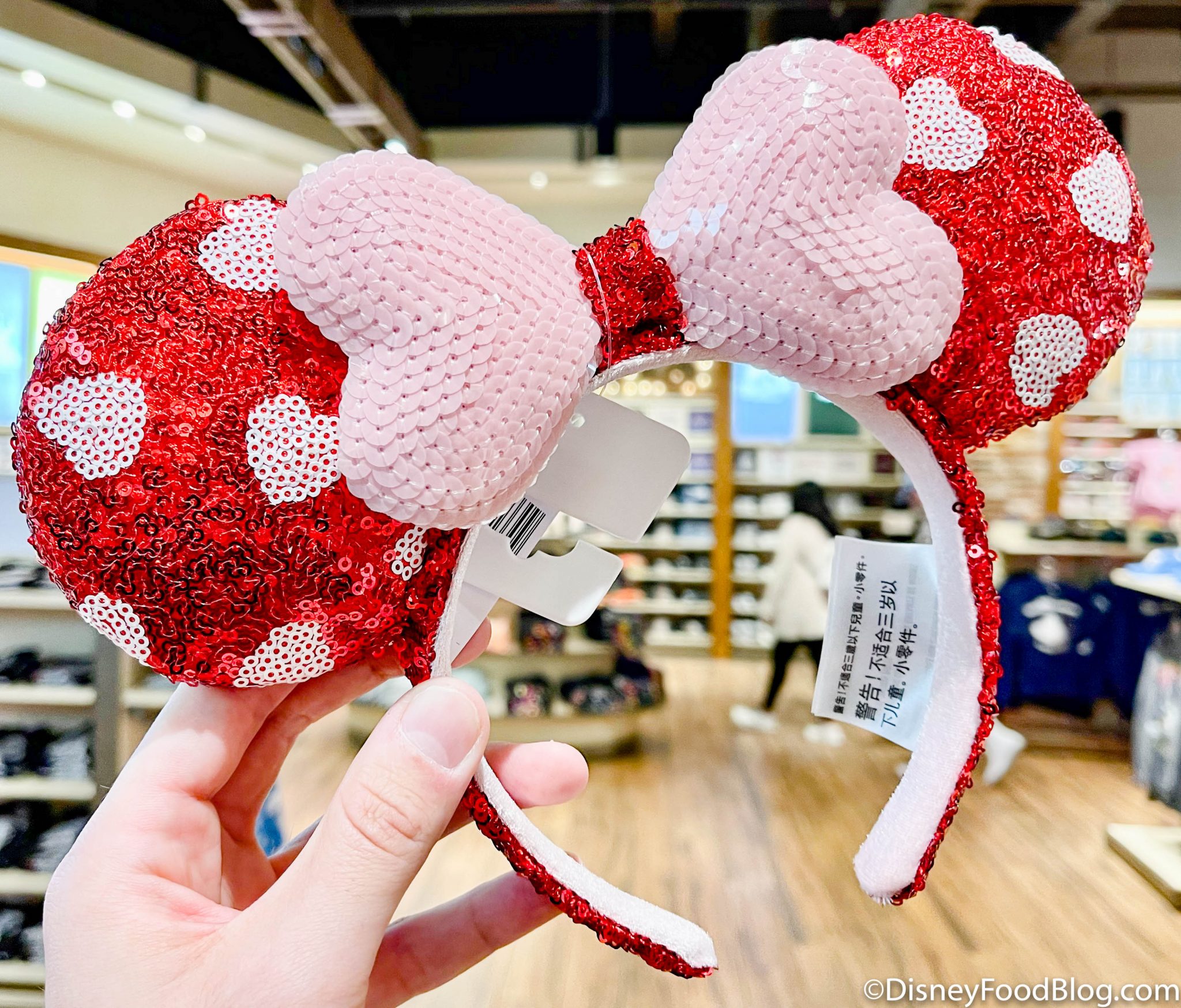 What's New at Disney Springs: Mini Plushes, a $3 Color-Changing Cup ...