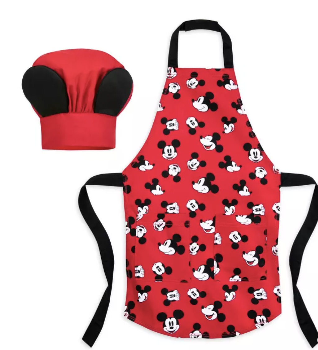 https://www.disneyfoodblog.com/wp-content/uploads/2021/02/2021-Target-Mickey-and-Friends-Kitchen-Collection-Apron.png