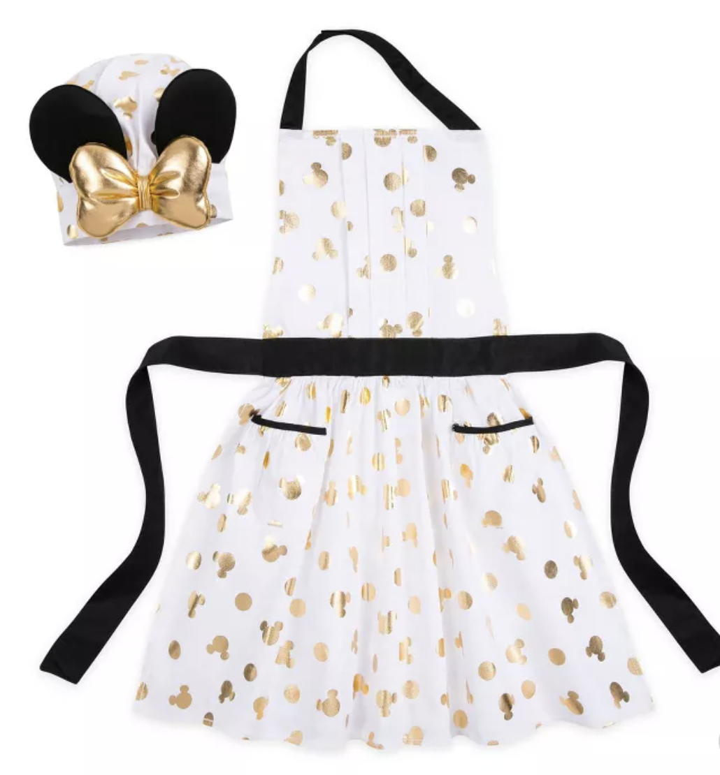 https://www.disneyfoodblog.com/wp-content/uploads/2021/02/2021-Target-Mickey-and-Friends-Kitchen-Collection-Minnie-Apron.png