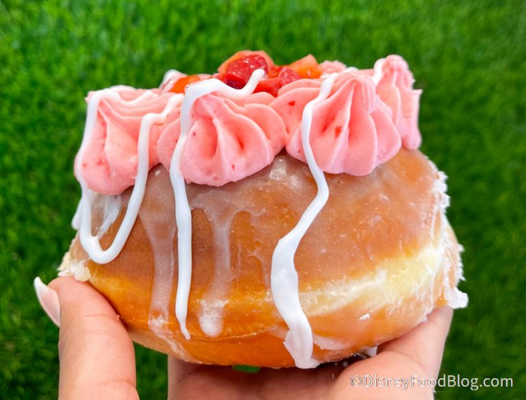 Review Disney Worlds New Strawberry Donut Is For People With A Sweet Tooth The Disney Food Blog 8373