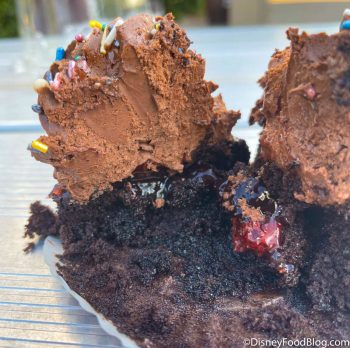 Frosting Fans, We Found the Disney Cupcake For You! | the disney food blog