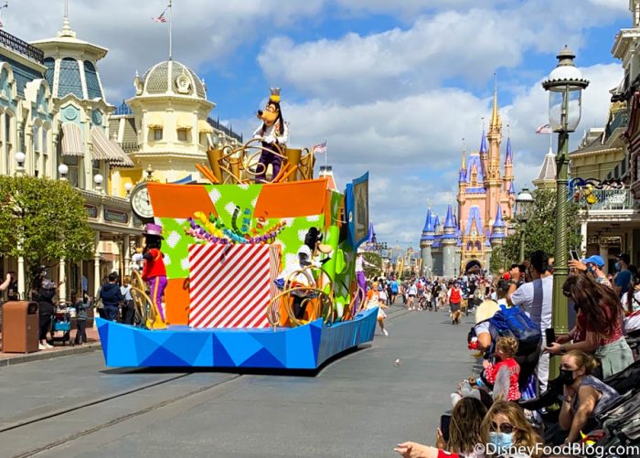 A Times Guide for Every Character Cavalcade in Disney World - Disney by ...