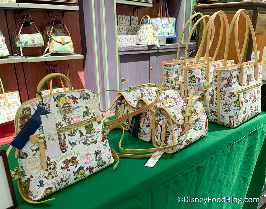 Disney Dooney and Bourke crossbody Mickey And Minnie Valentines- RARE!