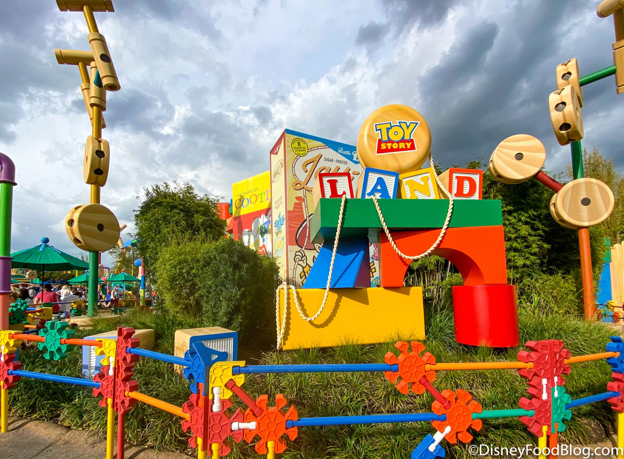 toy story land entrance