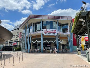 Splitsville Luxury Lanes & Dining Room in Disney Springs – Dixie