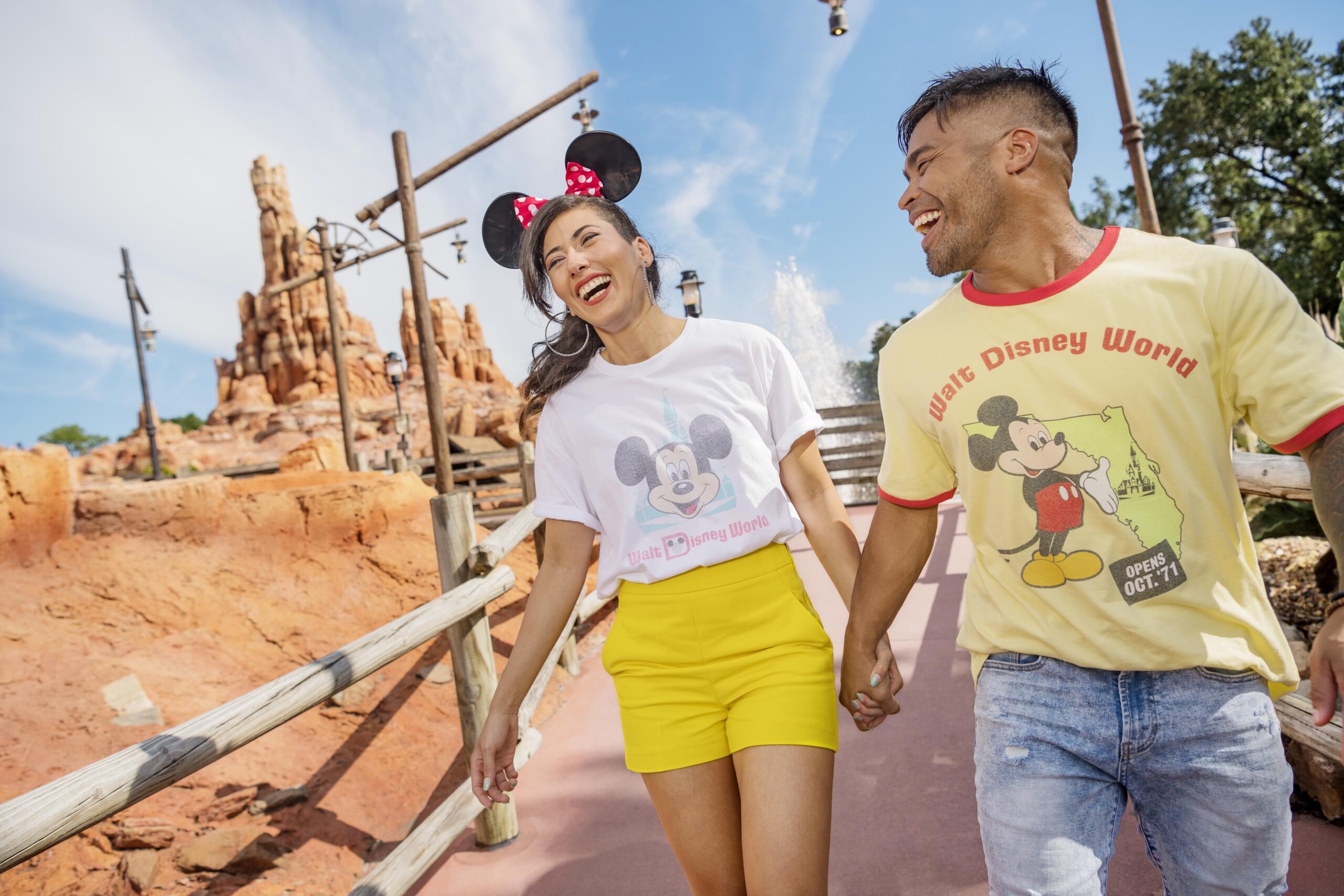 Disney T-Shirt Cute 50th Anniversary Disney World Castle Mickey