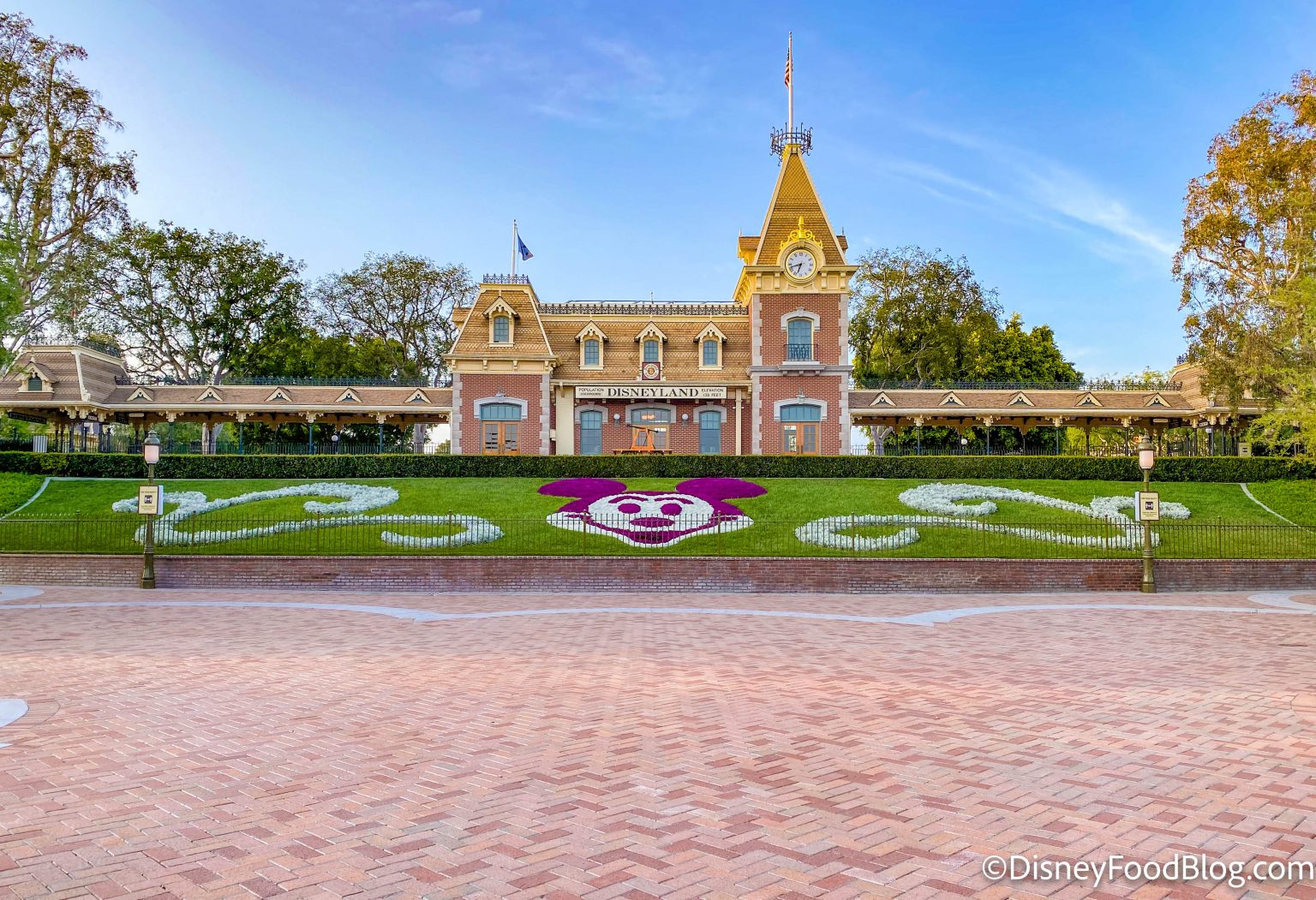 A FULL List of Disneyland Resort Park Hours for February 2025 the