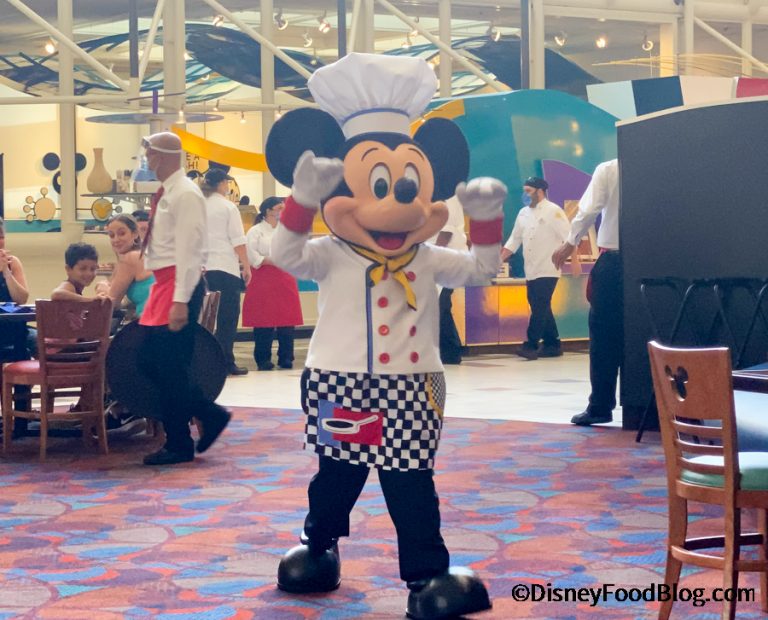 Review: A Disney World Character Dinner is Back in a NEW Way — Welcome ...