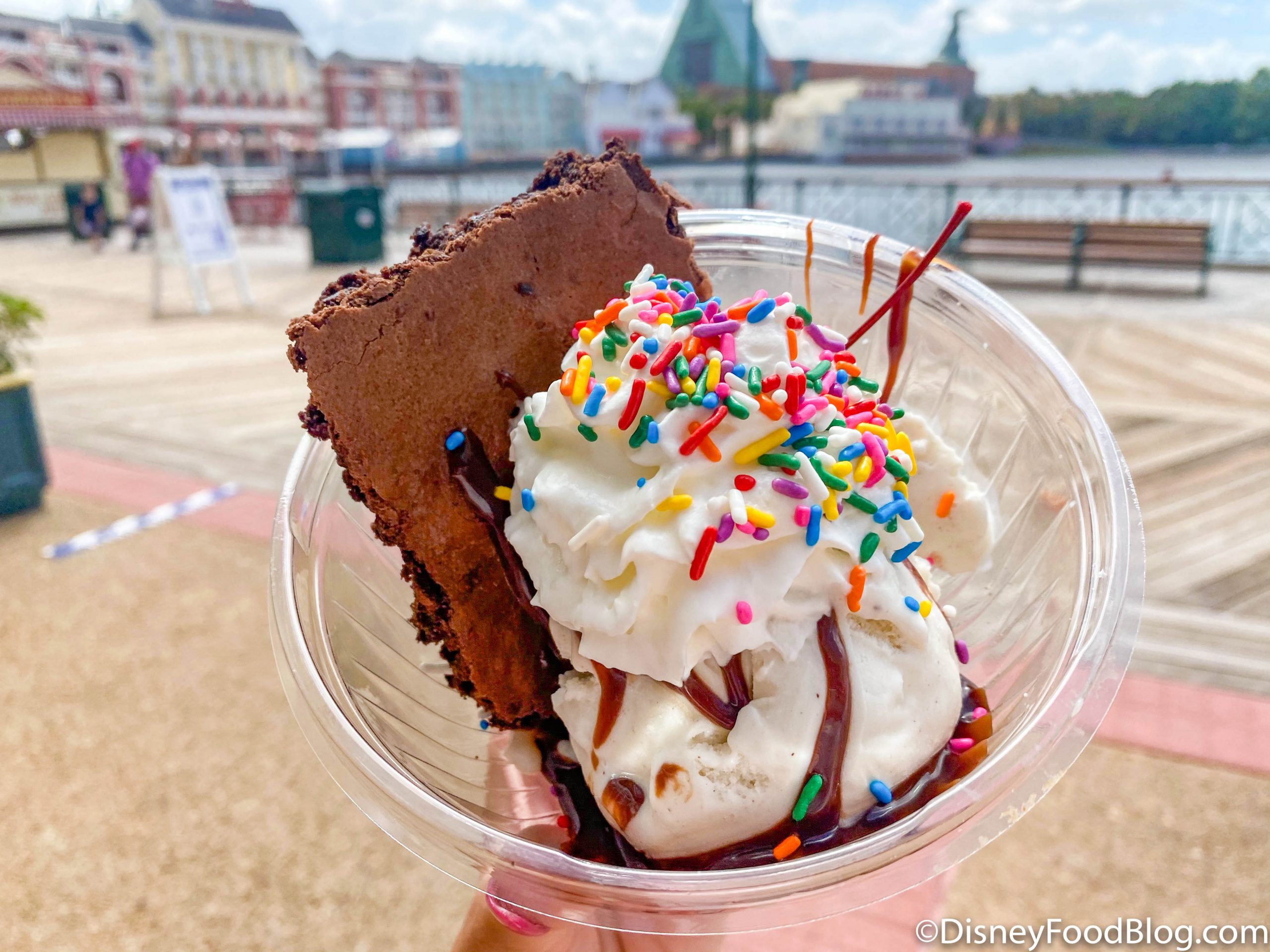 Trying $36 Sundae at Beaches & Cream Ice Cream Shop in Disney World