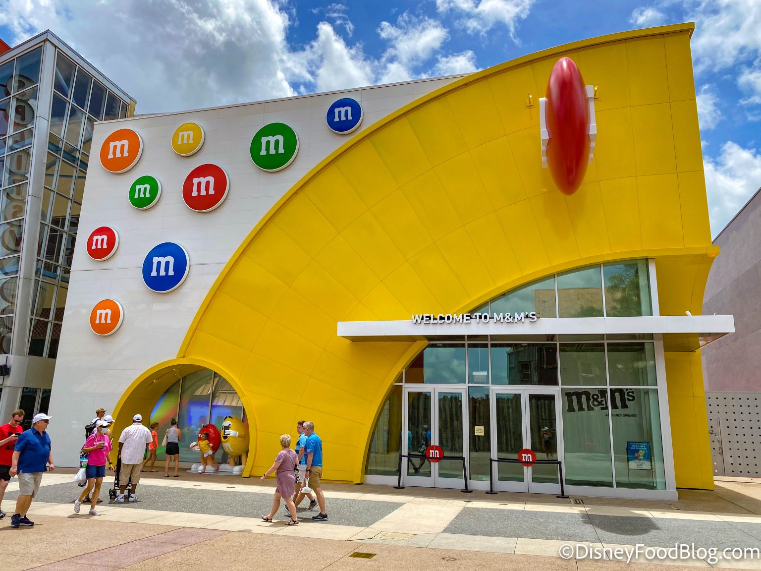 PHOTOS: Two Locations Were Unexpectedly Closed in Disney Springs Today ...