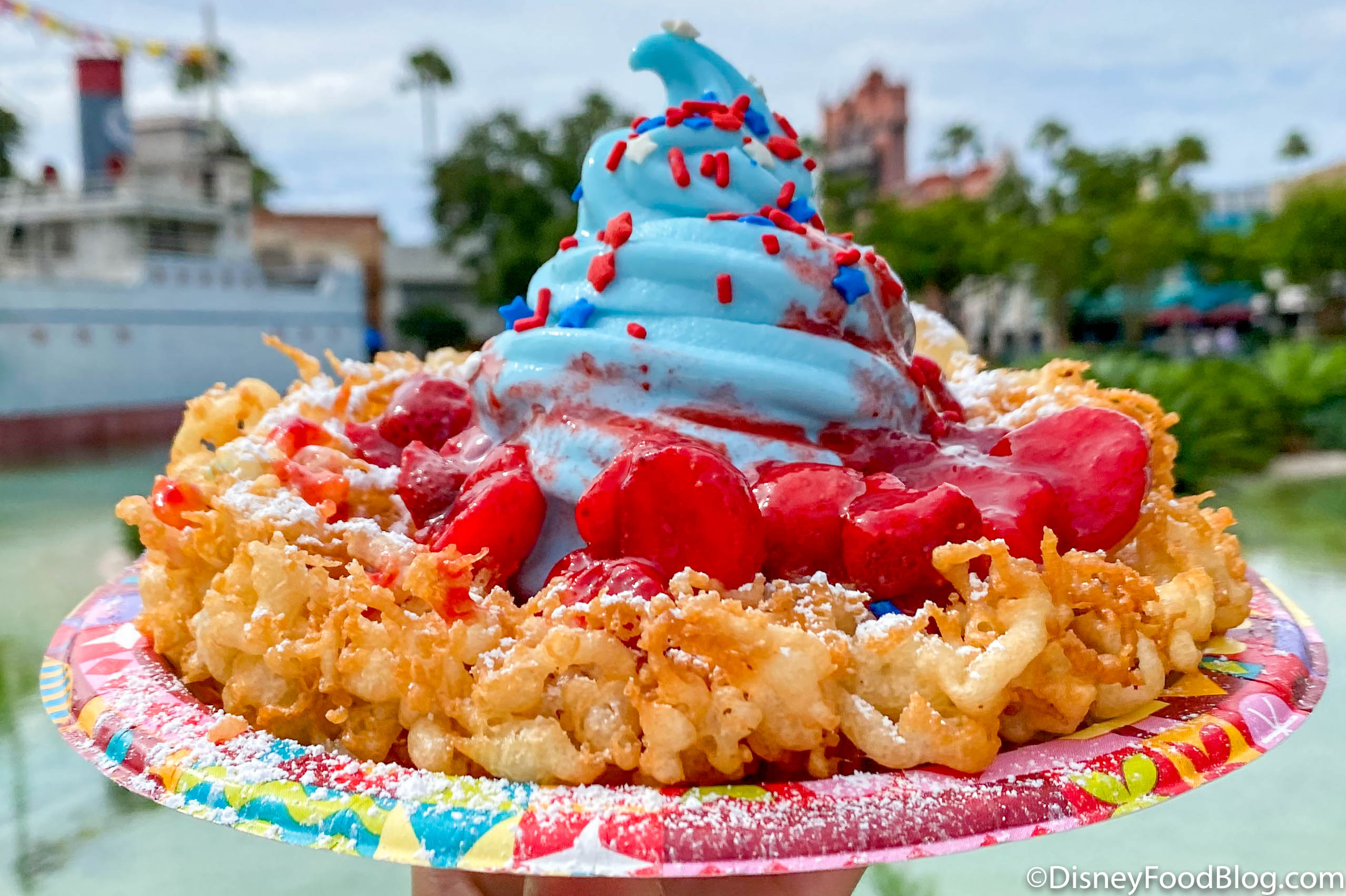 Reese's Peanut Butter Cup Funnel Cake at Hersheypark | Funnel cake, Food  truck menu, Desserts