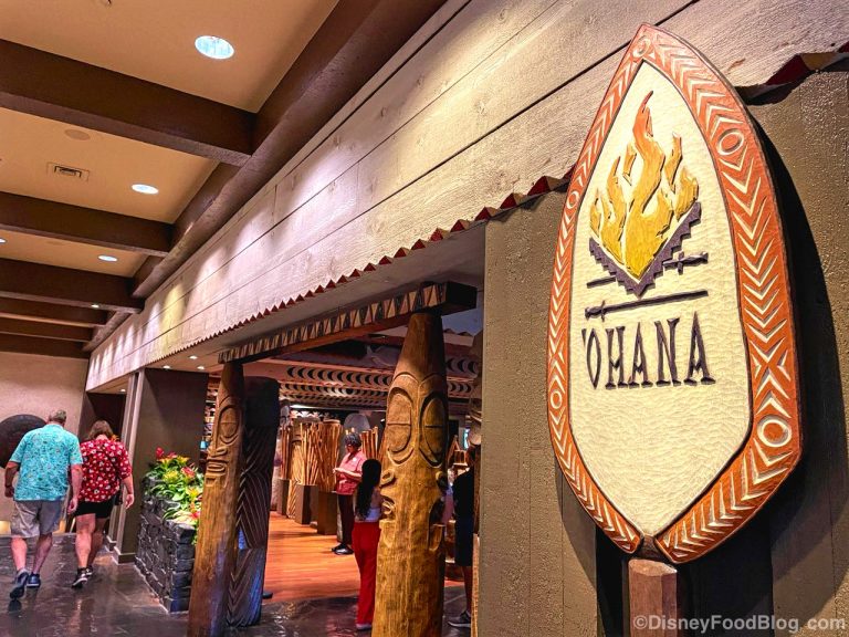 The TRUTH Behind Eating at 'Ohana in Disney World! | the disney food blog