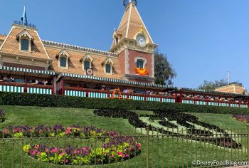 PHOTOS: Disneyland's NEW Minnie Mouse Display Just Made History! | the ...